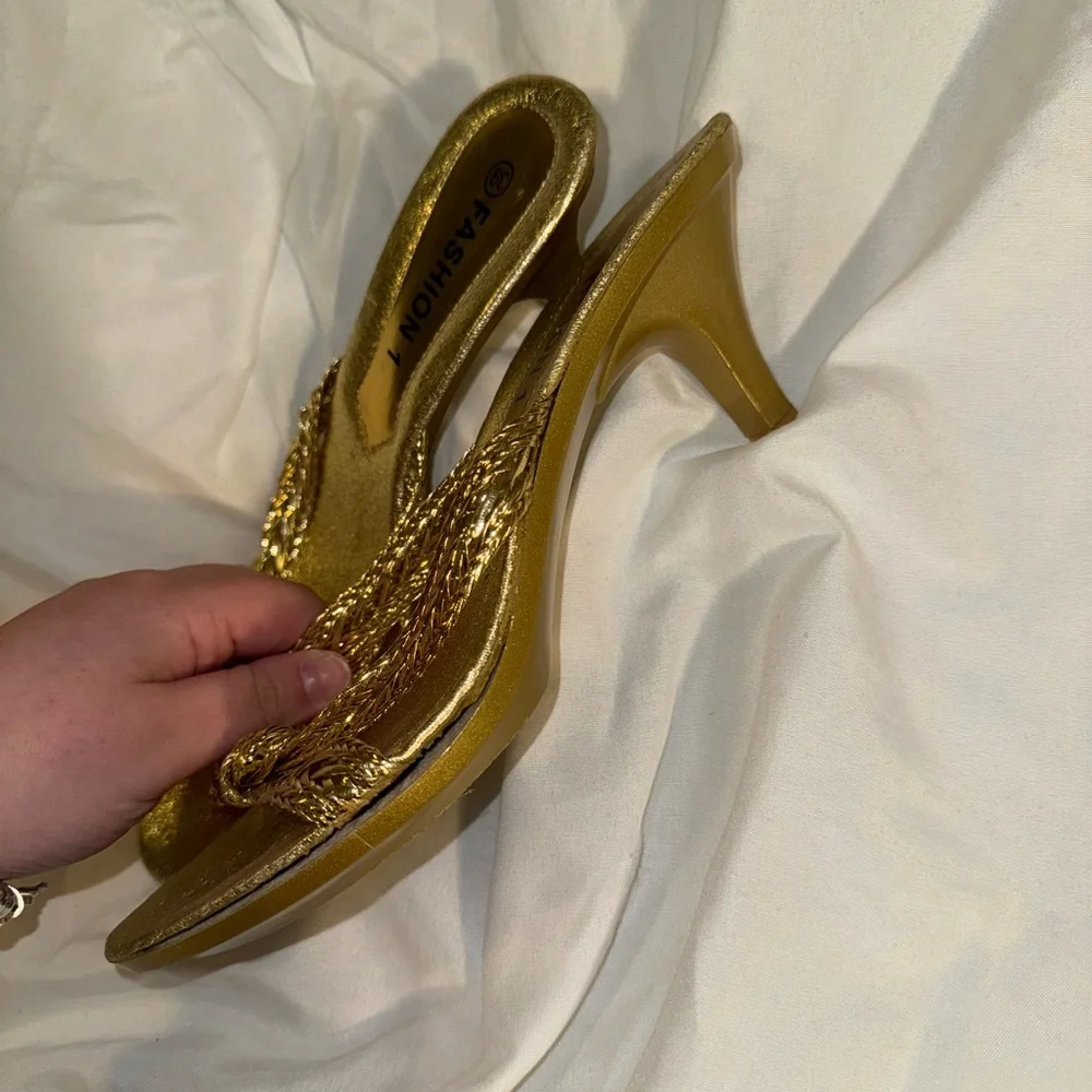 Gold open toe kitten heel - Picture 2 of 3